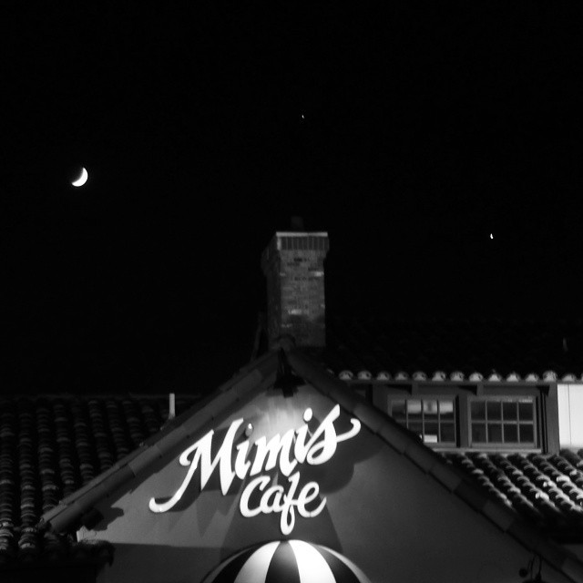 The moon, Venus and Jupiter over Mimi's Cafe