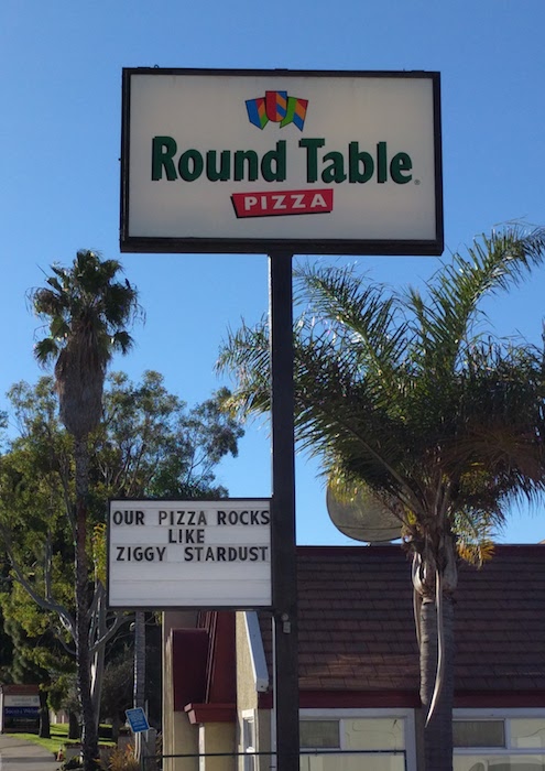 Round Table: Our pizza rocks like Ziggy Stardust